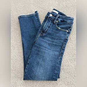 Good American Classic Blue Jeans